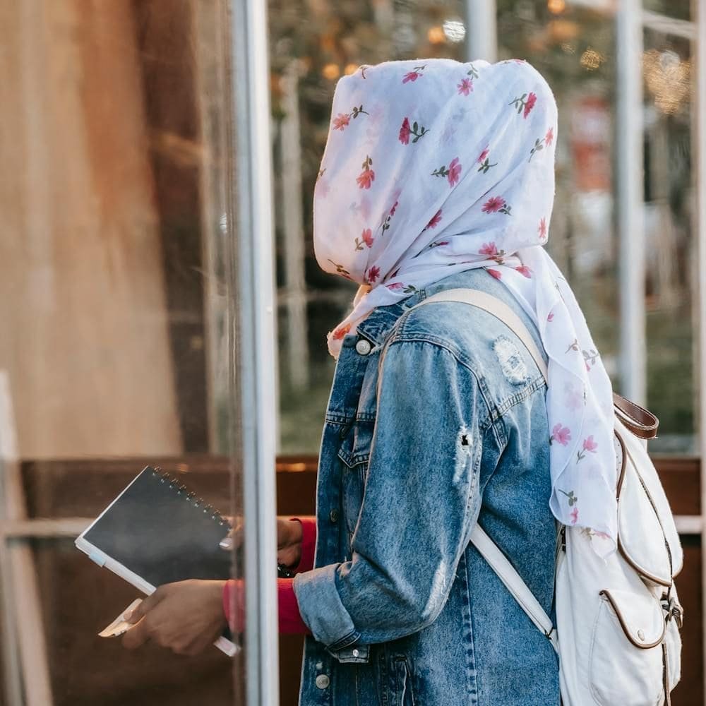 Pourquoi choisir un sac à dos ville ultra léger femme pour vos déplacements quotidiens ?